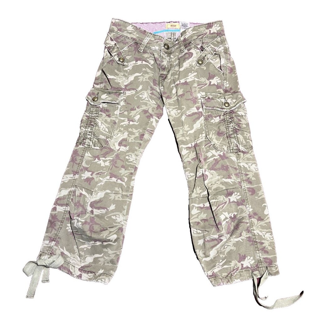 Levi's Women's Vtg Camouflage Distressed Cargo Capri Pants Khaki Multi Sz 5
